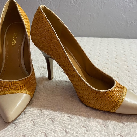 NINE WEST Woven Cream and Yellow Spectators - Picture 13 of 14